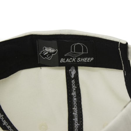 Bone Black Sheep Aba Curva Japan Branco