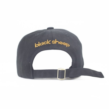 Bone Black Sheep Aba Curva Logo Couro Preto