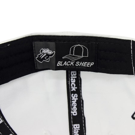 Bone Black Sheep Aba Curva Ovelha Branco