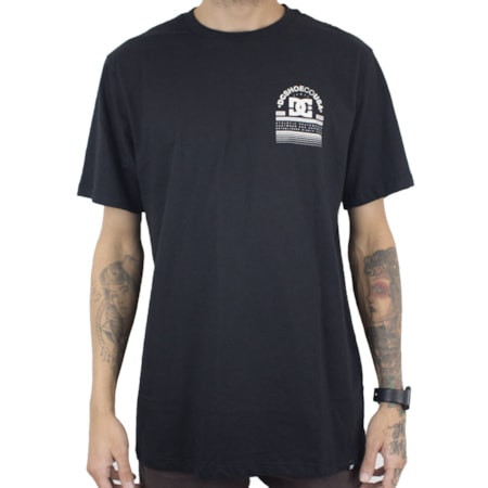 Camiseta Dc Shoes Arch Preto