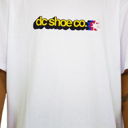 Camiseta Dc Shoes Stacked Star Branco