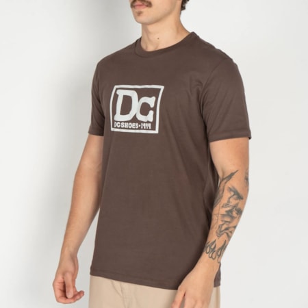 Camiseta Dc Shoes Star Marrom Escuro