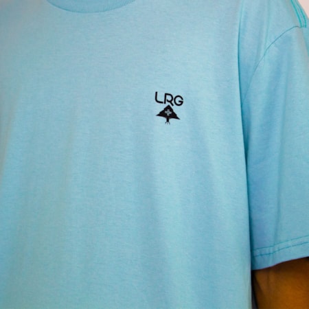 Camiseta Lrg Logo Plus Azul Claro