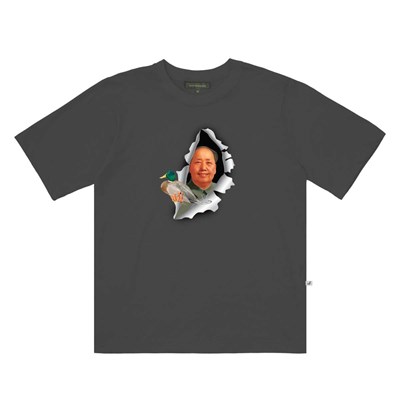 Camiseta Mad Enlatados Mao Chumbo