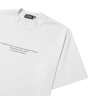 Camiseta Mvrk Script Branca
