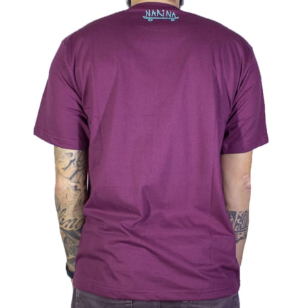 Camiseta Narina Linhas Bordo