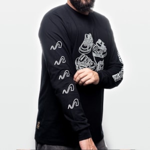 Camiseta Tesla Skate Manga Longa Shoes Preta Camiseta Tesla Skate Manga Longa Shoes Preta