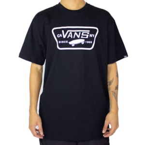 Camiseta Vans Full Patch Black White VN0A4A57Y28