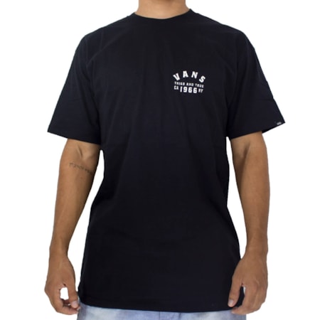 Camiseta Vans Striked Black VN0A7PLSBLK