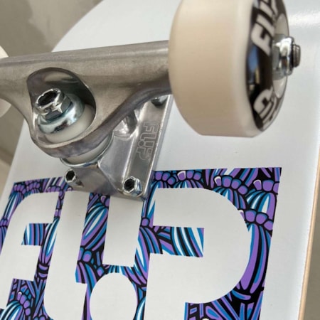 Skate Profissional Flip Skateboard Classic Logo Branco