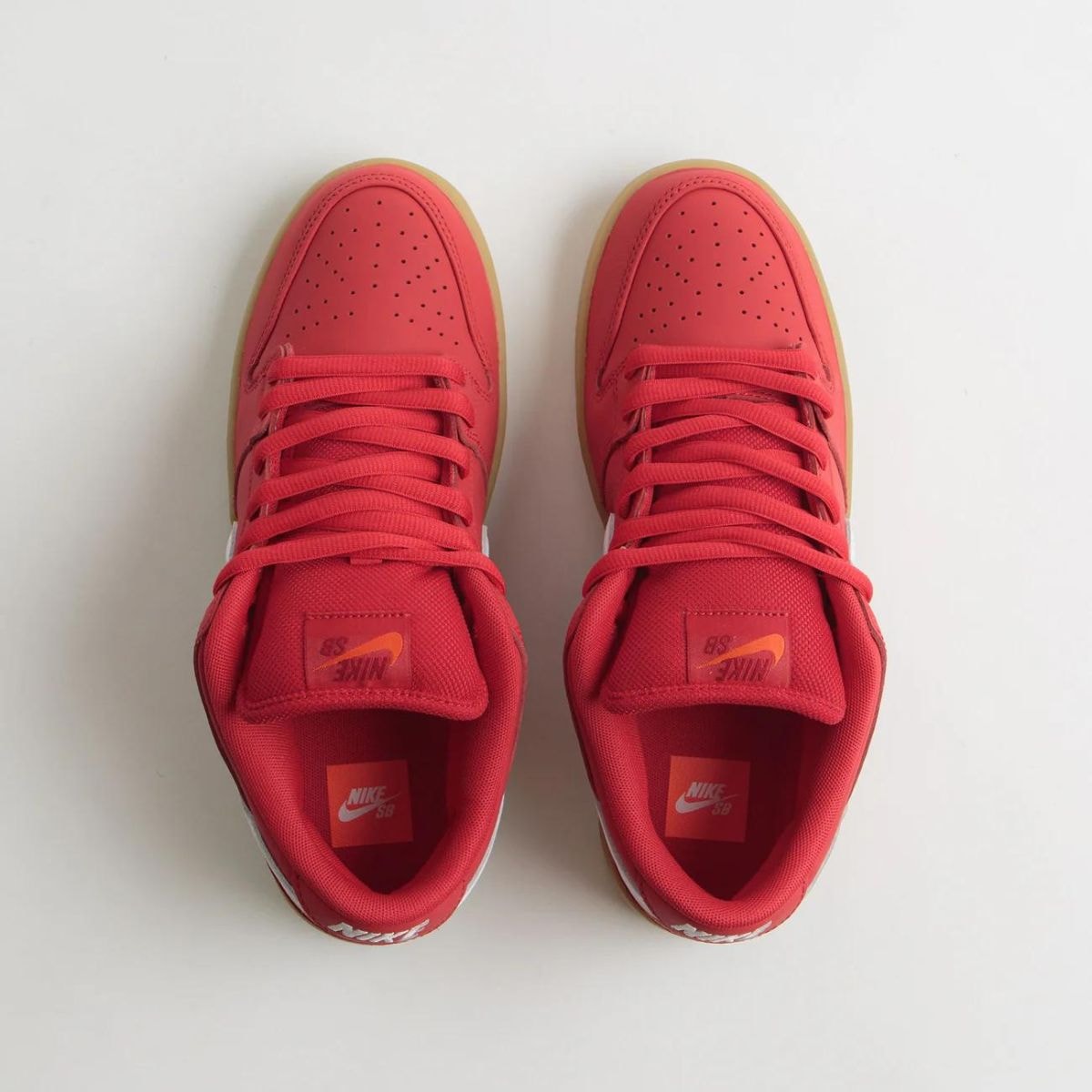 Tênis Nike Sb Dunk Low Pro Iso University Red Gum FJ1674600