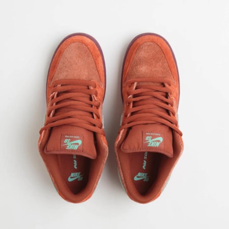 Tênis Nike Sb Dunk Low Pro Premium Mystic Red Emerald Rise Regged Orange DV5429601