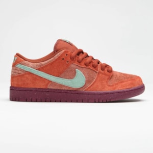 Tênis Nike Sb Dunk Low Pro Premium Mystic Red Emerald Rise Regged Orange DV5429601