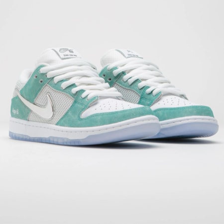 Tênis Nike Sb Dunk Low Pro Qs X April Skateboard FD2562400