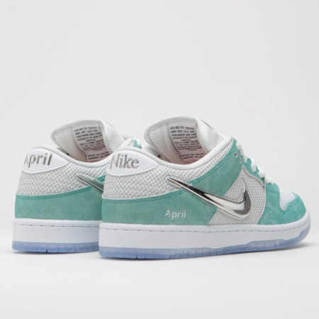 Tênis Nike Sb Dunk Low Pro Qs X April Skateboard FD2562400