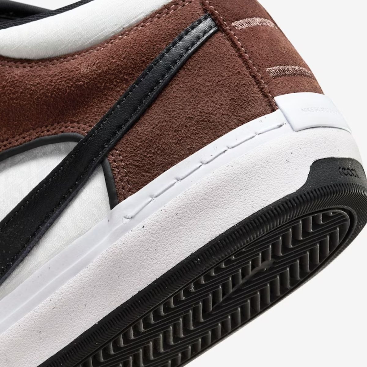Tênis Nike Sb React Leo Baker Light Chocolate Black White