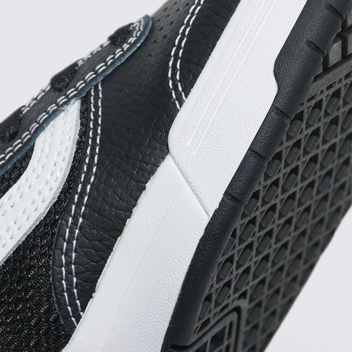 Tênis Vans Skate Zahba Leather Black White VN0007QQBZW - Prince Of